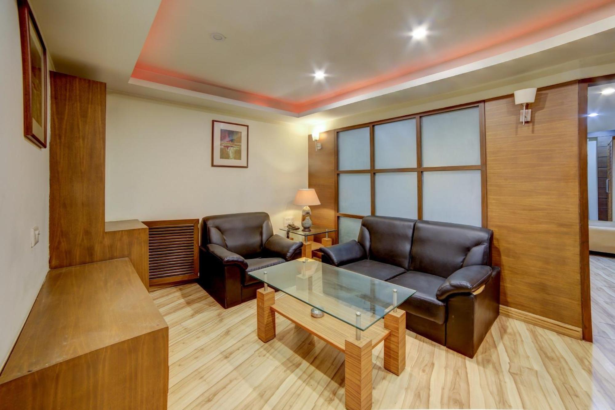 Collection O Cambay Sapphire Hotel Sarkhej Buitenkant foto